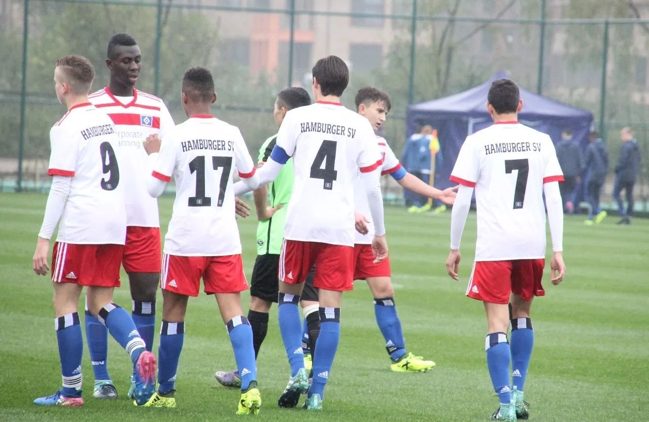 爱游戏官网-包含汉堡SV队在比赛中展现出强大的实力的词条