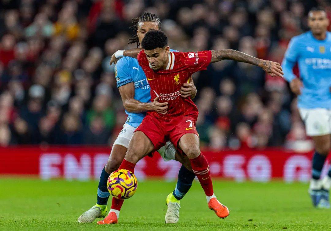 爱游戏网页版-利物浦遭遇失利，无缘淘汰赛步