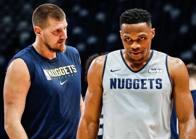 爱游戏亚洲官网-在比赛的关键阶段，双方形成胶着局面