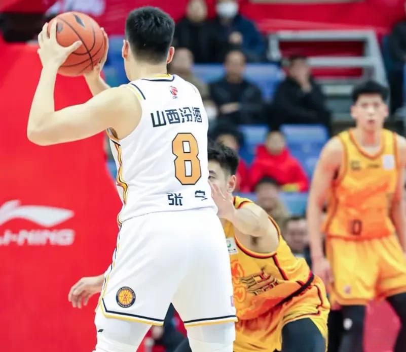 山西球员精准传球，为球队夺冠铺路的简单介绍