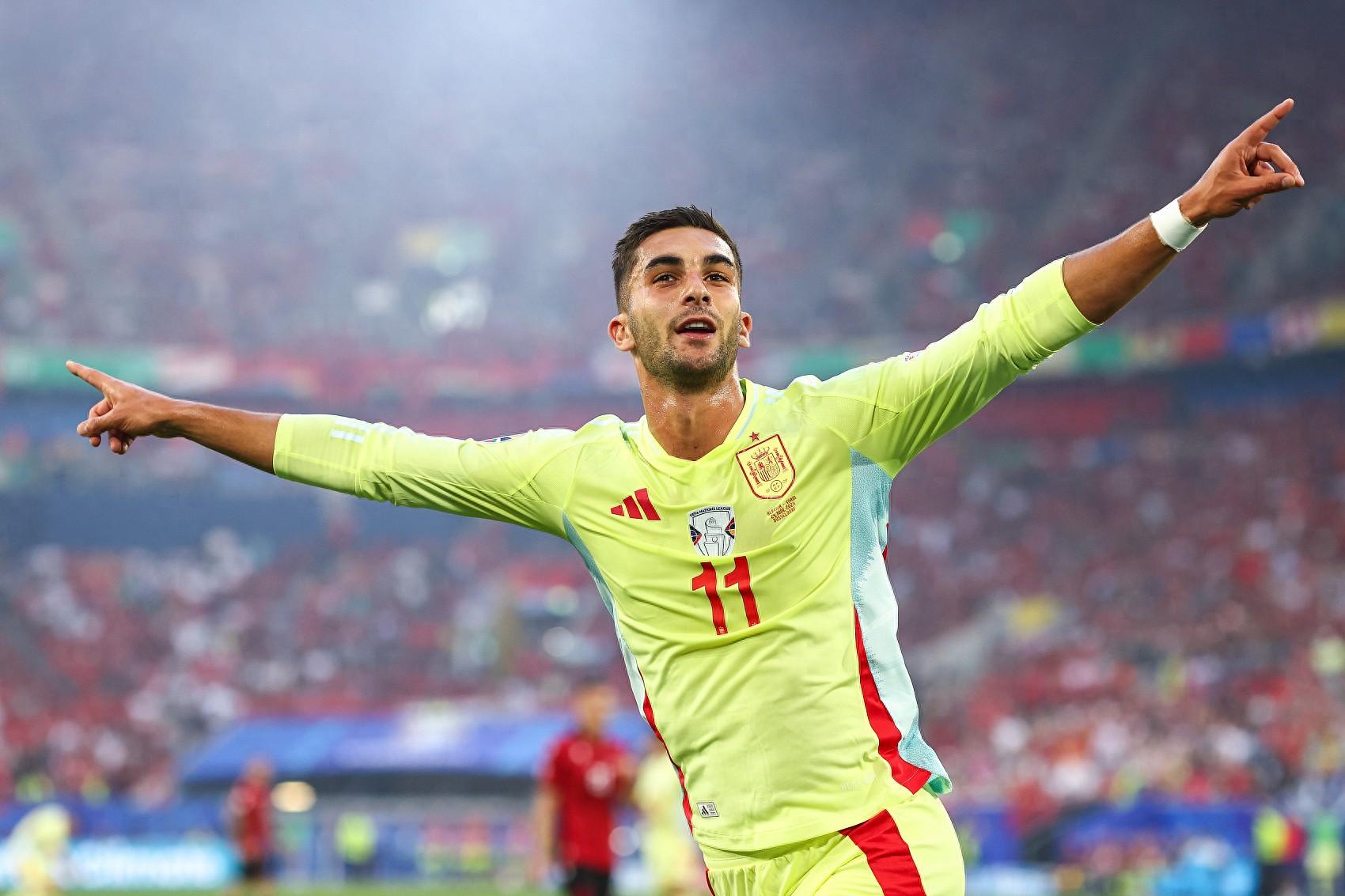 爱游戏网页版-关于欧洲杯资格赛场上风云变幻，战队实力PK的信息