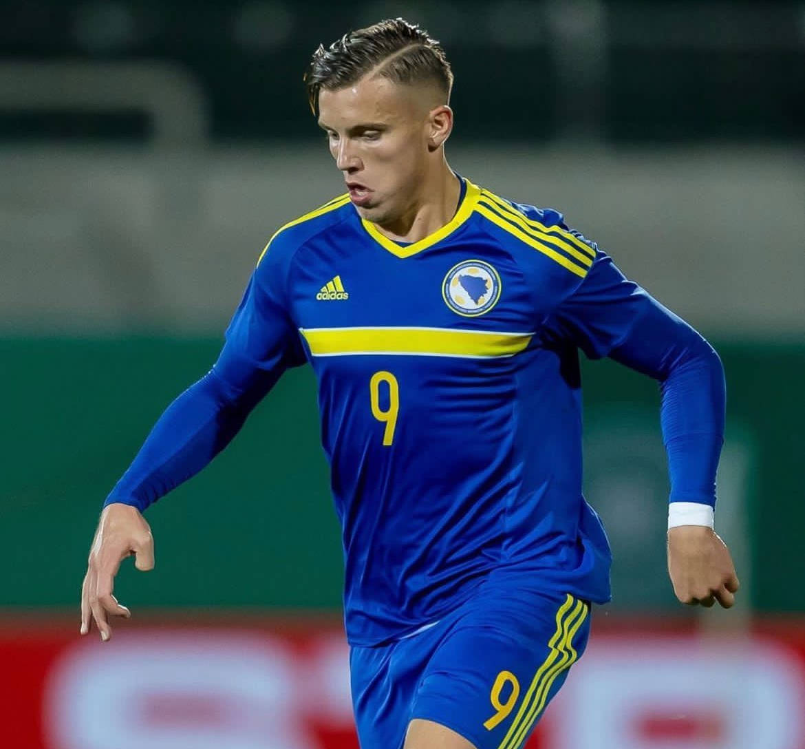 包含波黑队决心进军四强，向欧洲联赛冠军迈进的词条