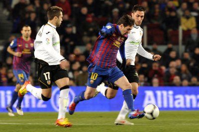 包含瓦伦西亚状态回升，暂居积分榜第三的词条