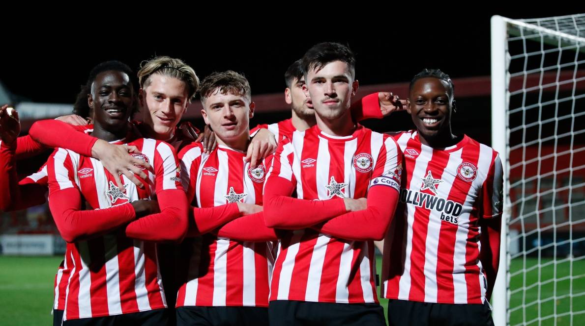 爱游戏app-关于战术布局巧妙，比赛中双方球队展现出色战术的信息