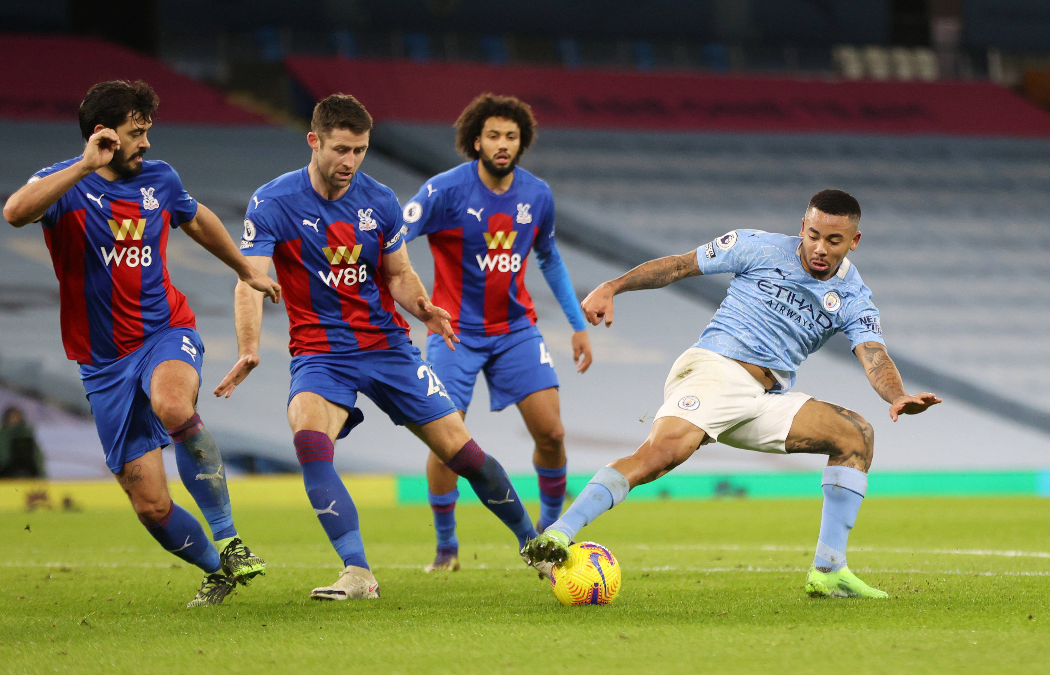 -水晶宫客场失利，雄鹰陷入保级困境