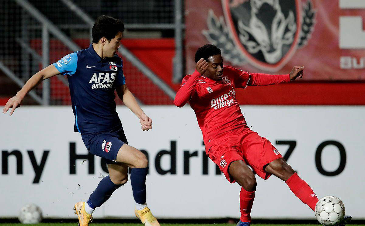 爱游戏登录-马赛球员受伤低迷，球队战绩受到影响