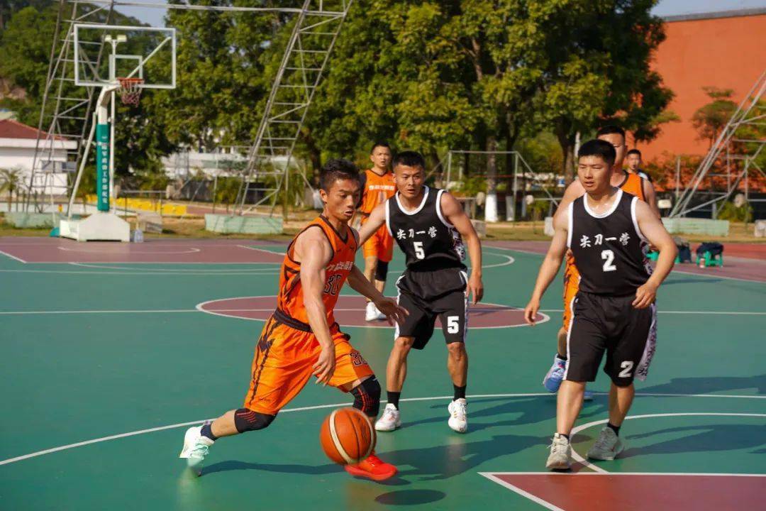 硝烟弥漫球场，篮球赢家唯我