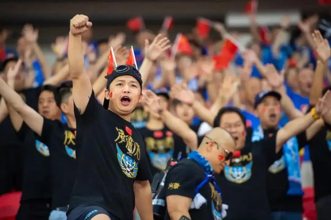 爱游戏app-关于历史性时刻！全场观众沸腾为胜者喝彩的信息