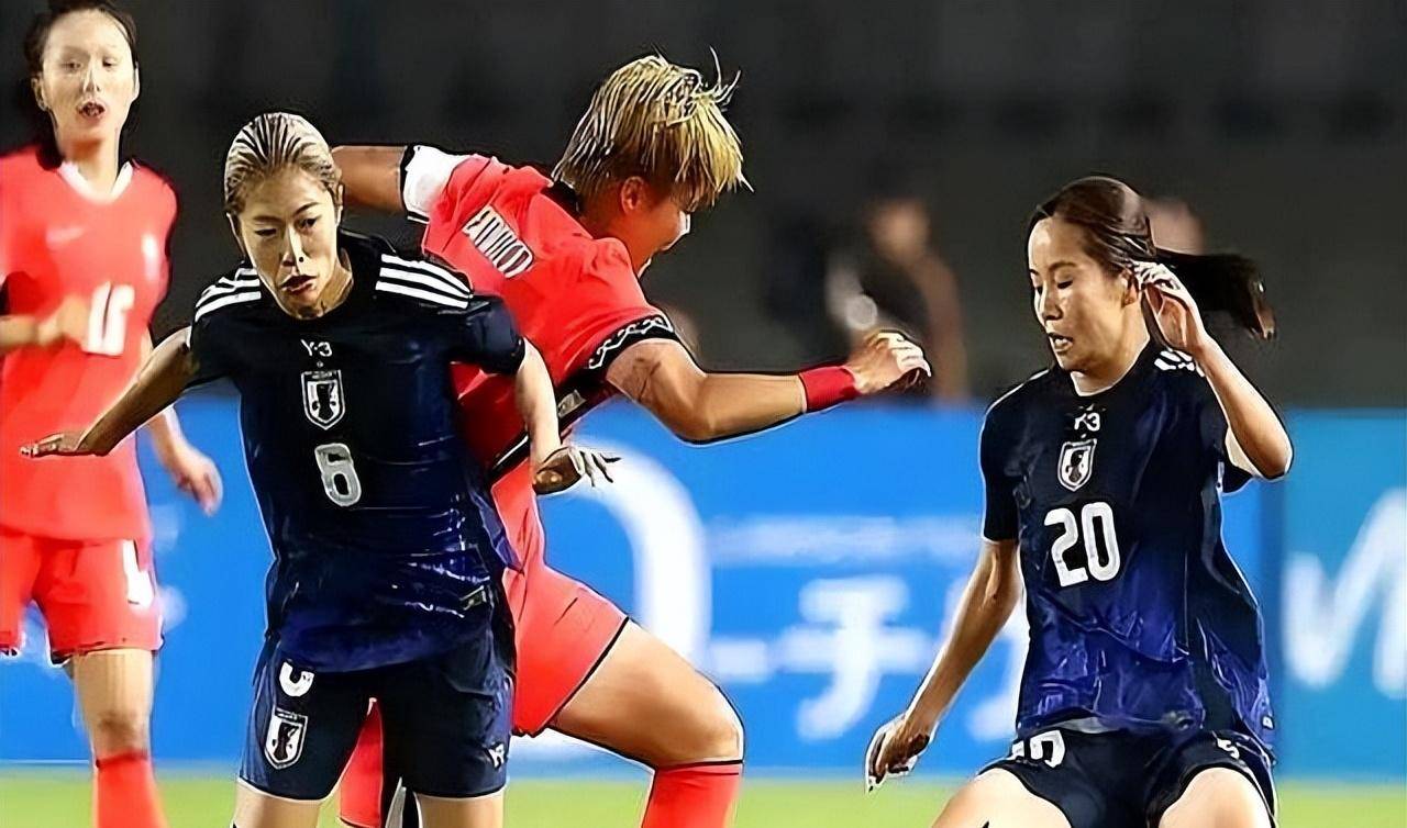 爱游戏登录-女足比赛意外事件频发，球员团结应对的简单介绍