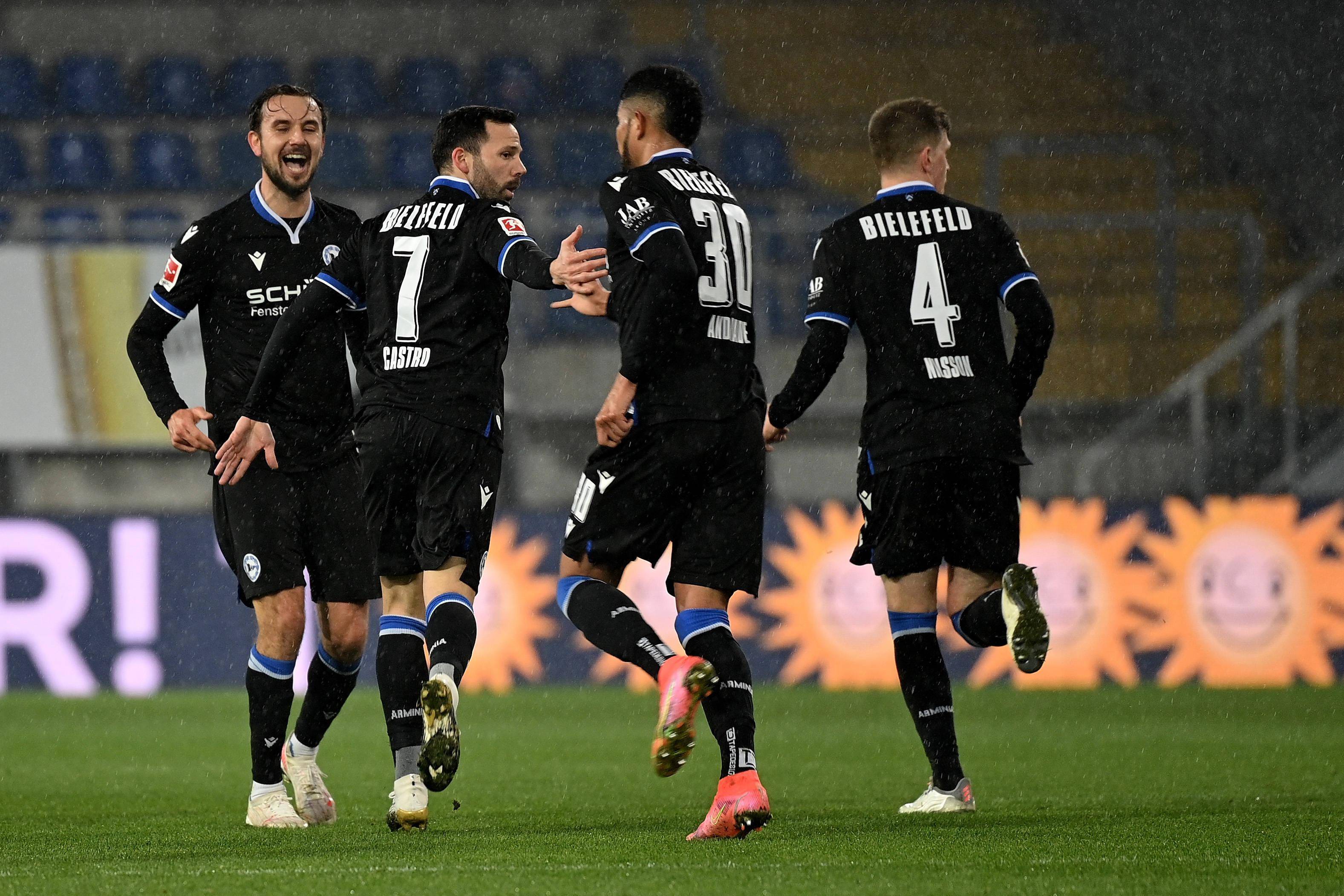 爱游戏亚洲官网-斯图加特队在关键比赛实现惊人逆转