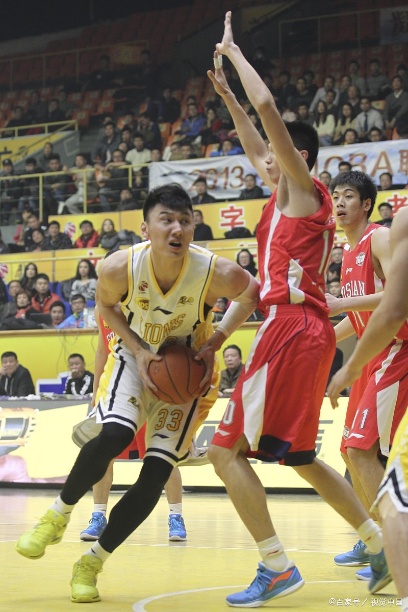 广东男篮稳守优势展现团队协作实力的简单介绍 广东男篮稳守优势展现团队协作实力的简单介绍