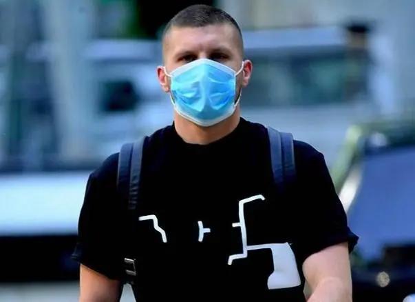 爱游戏入口-包含西甲新冠病例多发，球员健康成为关注焦点的词条