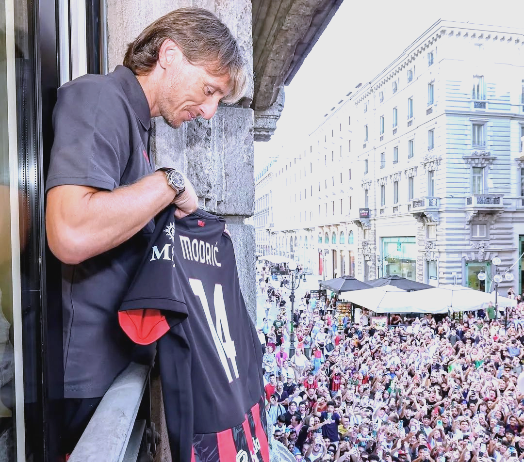 爱游戏官方登录入口-意甲联赛冠军之争激烈异常，强队脱颖而出