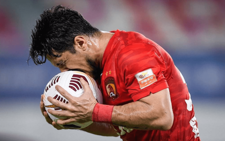 -尤文图斯老将临危受命，展现领袖风范的简单介绍