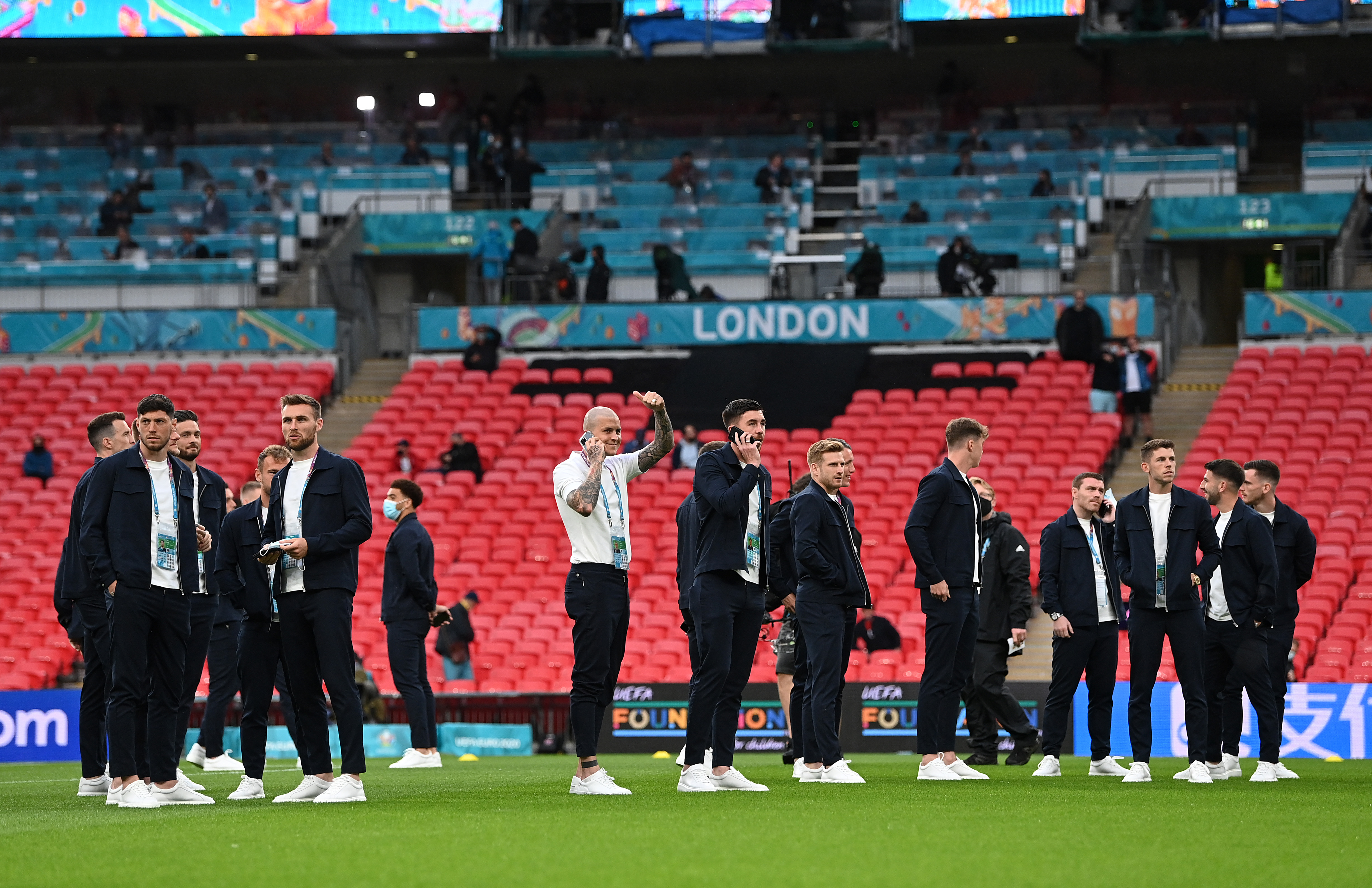 关于波兰全取三分欢迎英格兰挑战，小组战绩迎来挑战的信息