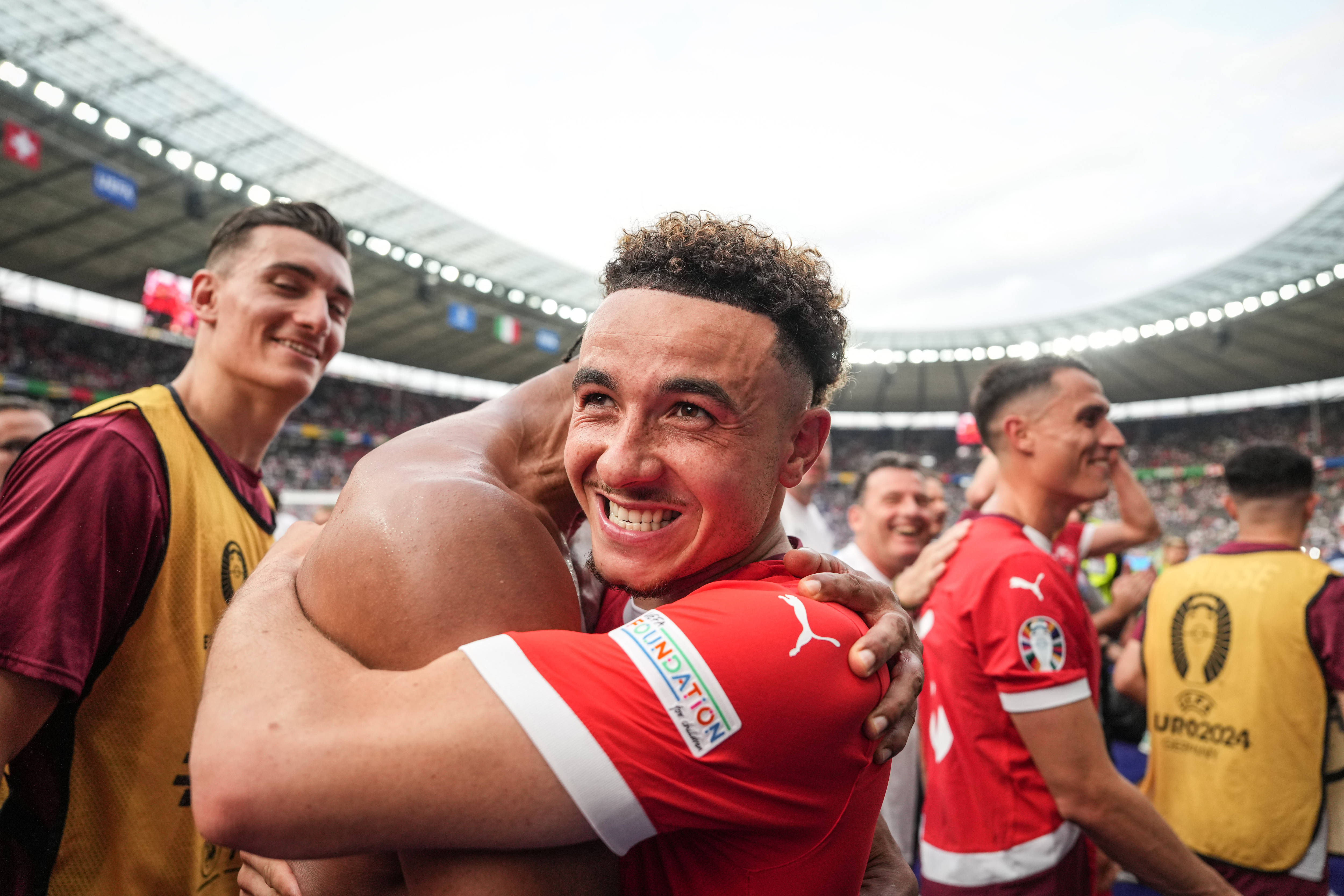 意大利联赛竞争激烈，强队争霸欲夺冠