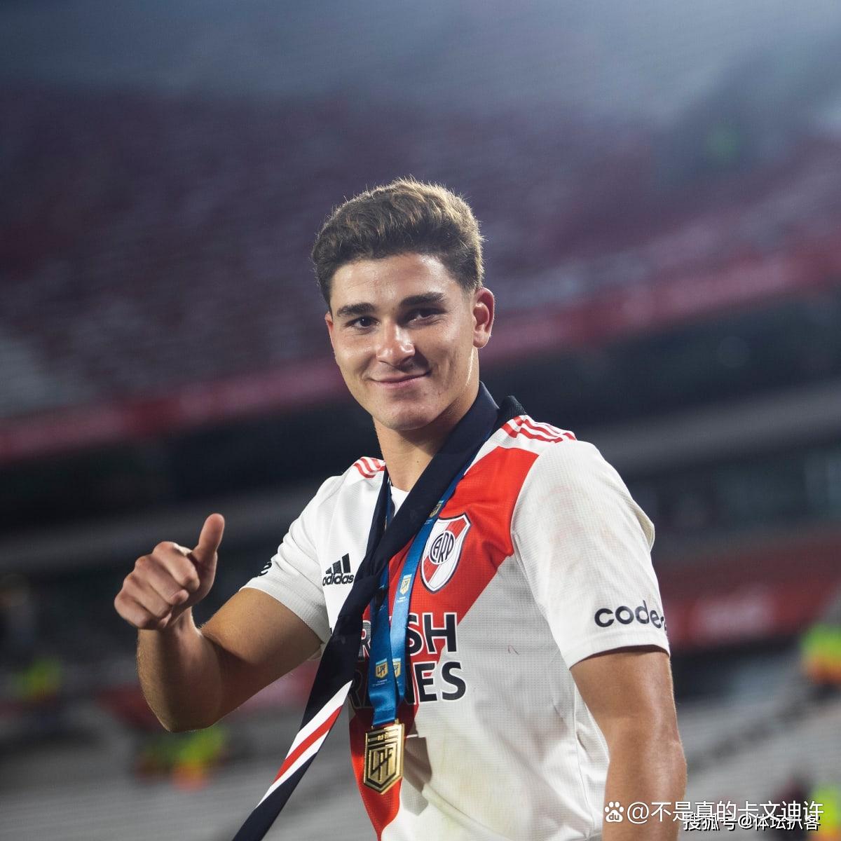 爱游戏官网-加拿大选手创造新高分斩获冠军头衔