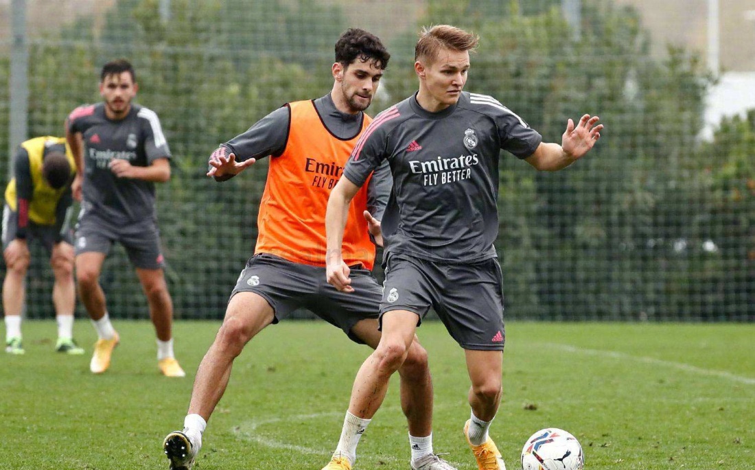 罗马主场迎战国米，激烈对抗